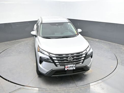 Used 2025 Nissan Rogue SV AWD/4WD image 22