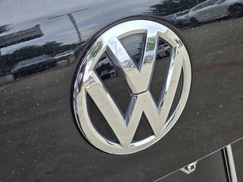 Used 2016 Volkswagen Touareg VR6 AWD/4WD image 40