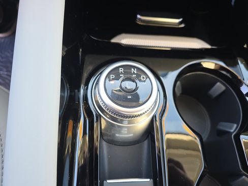 Used 2025 Ford Explorer Platinum w/ Ultimate Package image 27