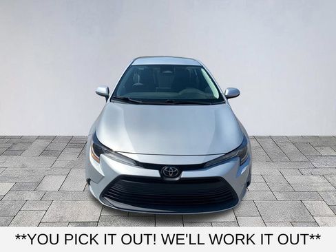 Used 2024 Toyota Corolla LE FWD image 2