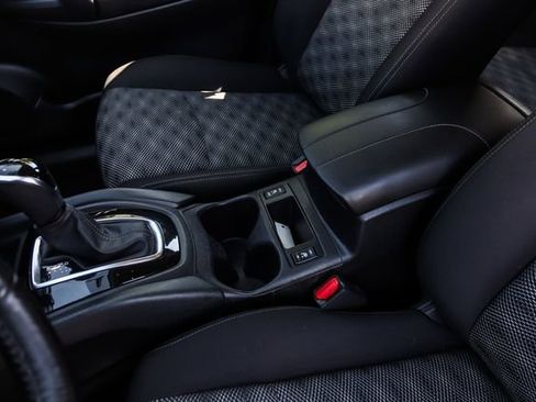 Used 2017 Nissan Rogue Sport SV w/ SV All-Weather Package AWD/4WD image 47