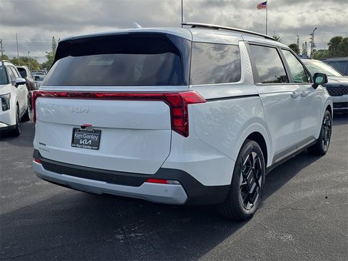 New 2026 Kia Carnival EX image 8