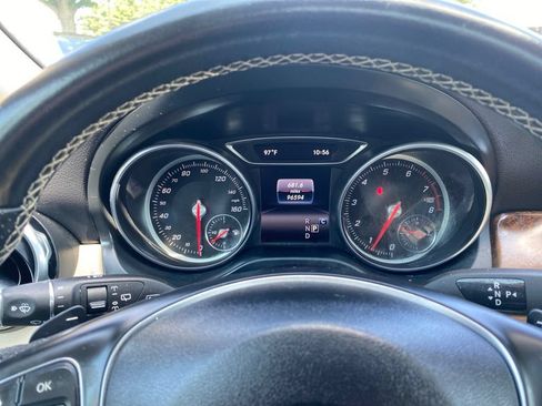 Used 2019 Mercedes-Benz GLA 250 4MATIC image 11