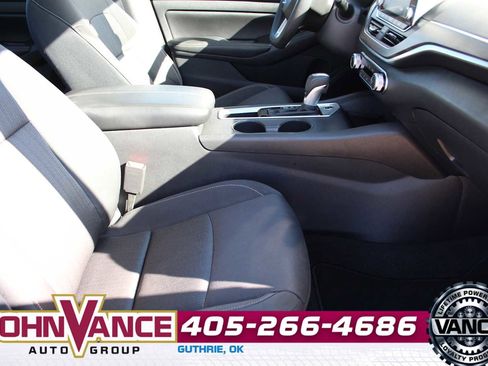 Used 2025 Nissan Altima 2.5 SV image 15