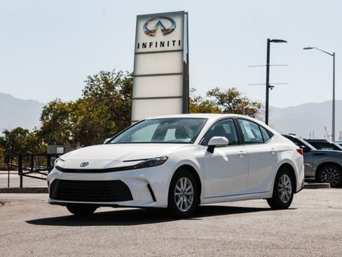 Used 2025 Toyota Camry LE FWD image 1