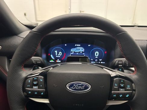 Used 2025 Ford Explorer ST image 24