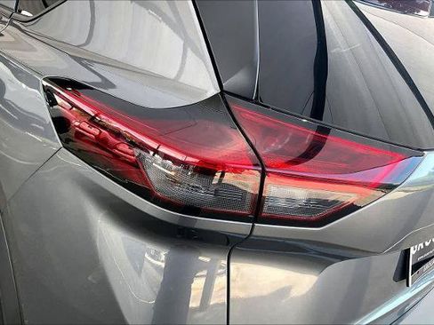 Certified 2025 Nissan Rogue SV FWD image 28