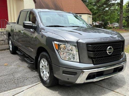 Used 2021 Nissan Titan SV w/ SV Convenience Package RWD image 32