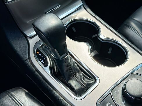 Used 2021 Jeep Grand Cherokee Limited w/ Premium Lighting Group image 30