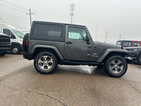 Certified 2018 Jeep Wrangler Sahara w/ Connectivity Group image 15