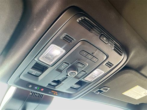 Used 2024 GMC Yukon Denali Ultimate image 21