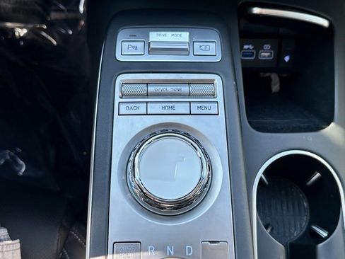 Used 2024 Genesis GV70 2.5T w/ Select Package image 34