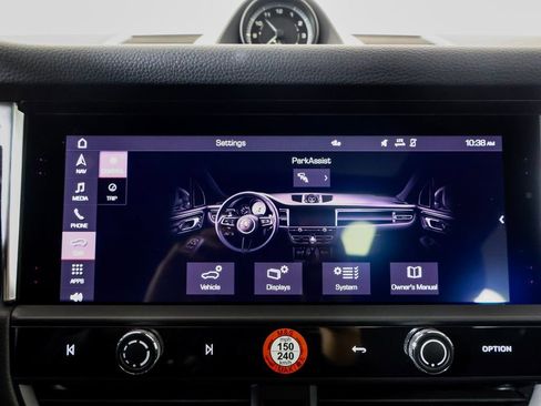 Certified 2025 Porsche Macan AWD/4WD image 16