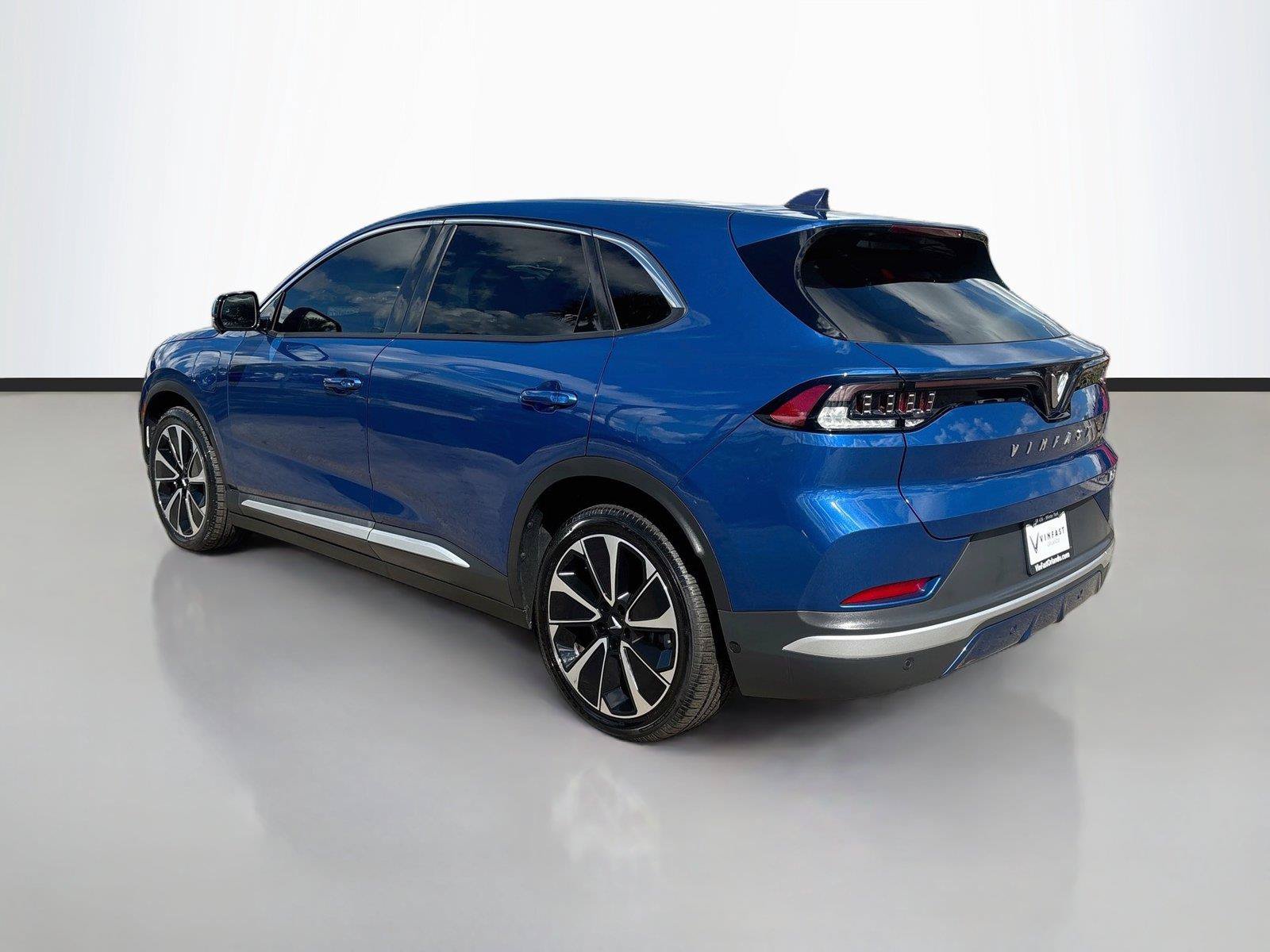 Used 2024 VinFast VF 8 Plus AWD/4WD image 5