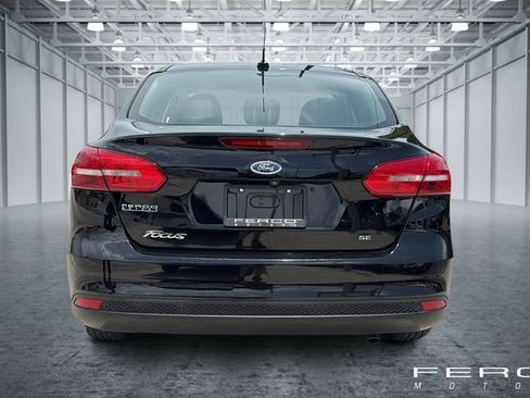Used 2017 Ford Focus SE FWD image 4
