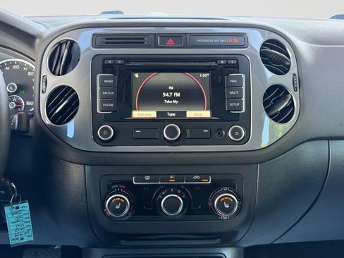 Used 2012 Volkswagen Tiguan S AWD/4WD image 23