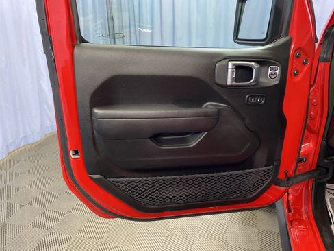 Certified 2023 Jeep Wrangler Willys image 11