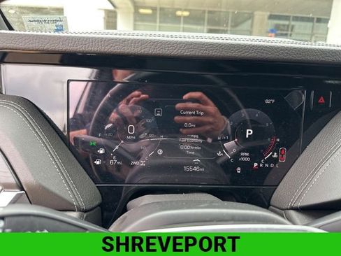 Used 2025 GMC Yukon XL Denali w/ Sun & Power Step Package image 6