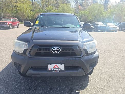 Used 2014 Toyota Tacoma PreRunner w/ Convenience Package image 2