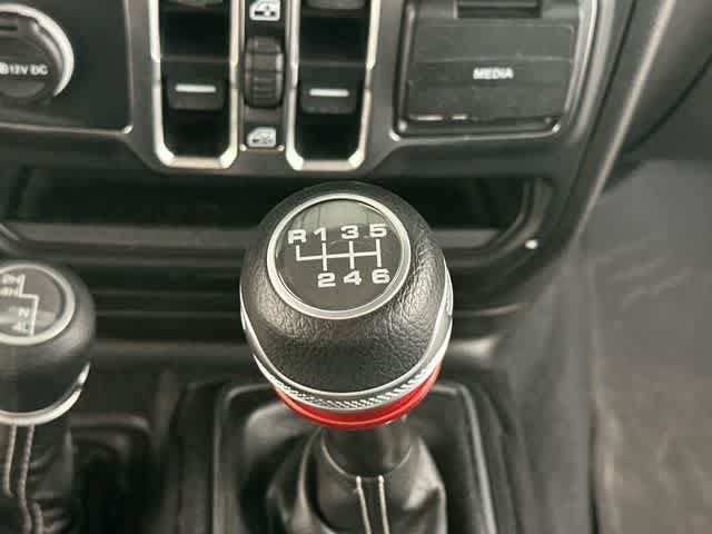 Used 2019 Jeep Wrangler Unlimited Sahara AWD/4WD image 22