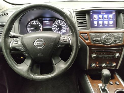 Used 2018 Nissan Pathfinder Platinum w/ Cargo Package AWD/4WD image 22