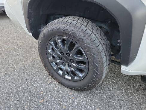 Used 2025 Toyota 4Runner SR5 image 14