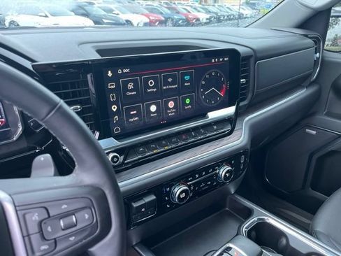 Used 2025 GMC Sierra 1500 SLT w/ SLT Premium Plus Package AWD/4WD image 23