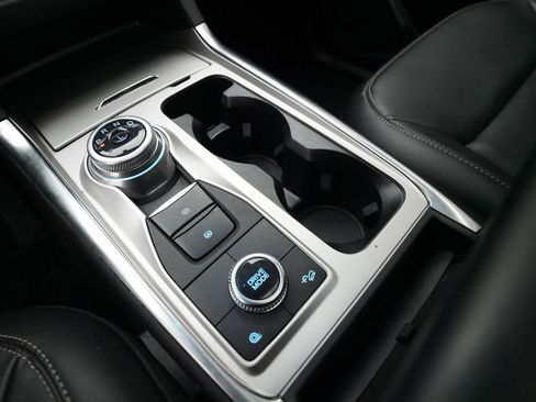 Used 2023 Ford Explorer XLT w/ Equipment Group 202A image 17