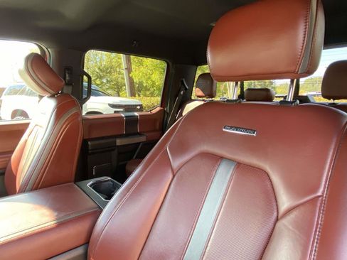 Used 2019 Ford F150 Platinum w/ Equipment Group 701A Luxury image 6