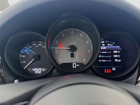 Certified 2022 Porsche Macan S image 14