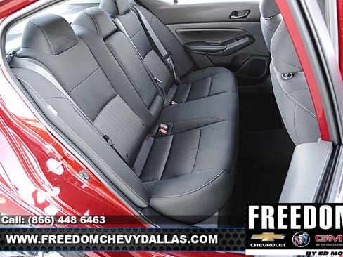 Used 2024 Nissan Altima 2.5 SV FWD image 12