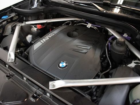 Certified 2026 BMW X7 xDrive40i w/ Premium Package image 10