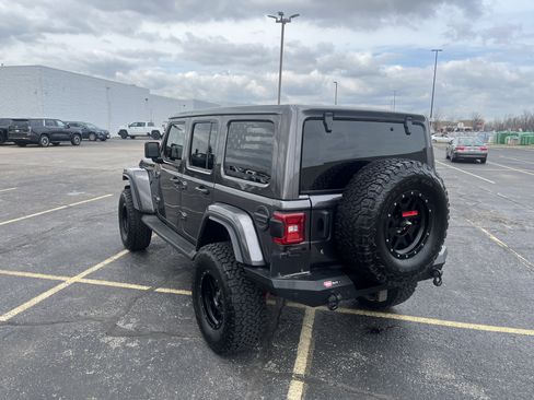 Used 2019 Jeep Wrangler Unlimited Sahara w/ Quick Order Package 24M Moab image 4