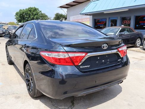 Used 2017 Toyota Camry XSE w/ Moonroof Package FWD image 5