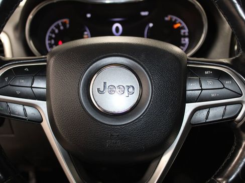 Used 2022 Jeep Grand Cherokee Laredo X image 30