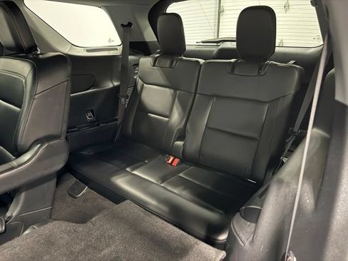 Certified 2021 Ford Explorer XLT w/ Equipment Group 202A AWD/4WD image 34
