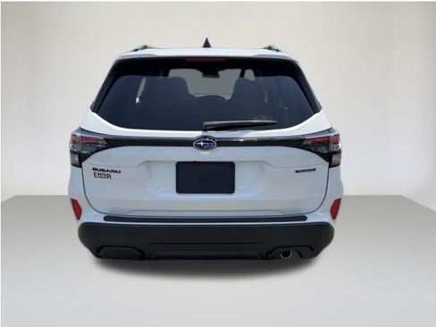 Certified 2025 Subaru Forester Touring AWD/4WD image 5
