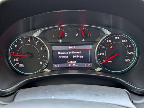 Used 2023 Chevrolet Equinox RS FWD image 34