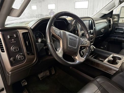 Used 2016 GMC Sierra 2500 Denali image 8