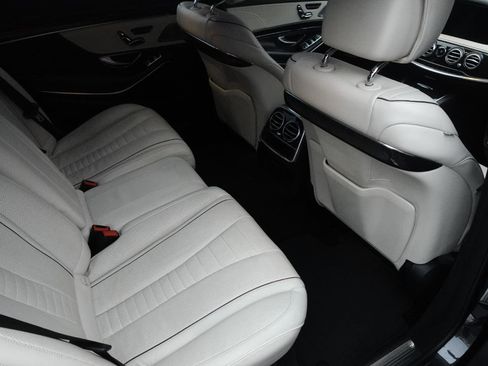 Used 2018 Mercedes-Benz S 560 Sedan image 10