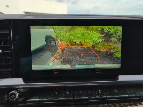 Used 2023 GMC Sierra 1500 Elevation image 27