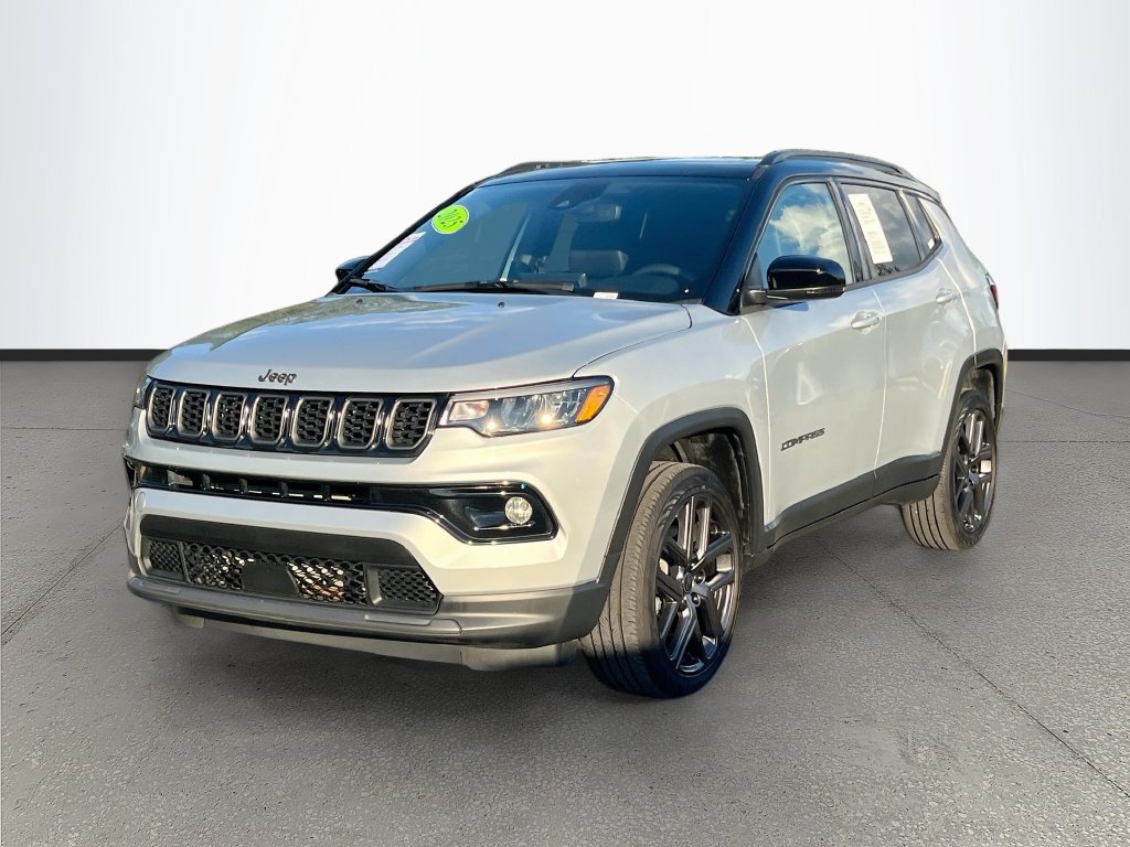 Used 2025 Jeep Compass Limited w/ Sun & Sound Group AWD/4WD image 3