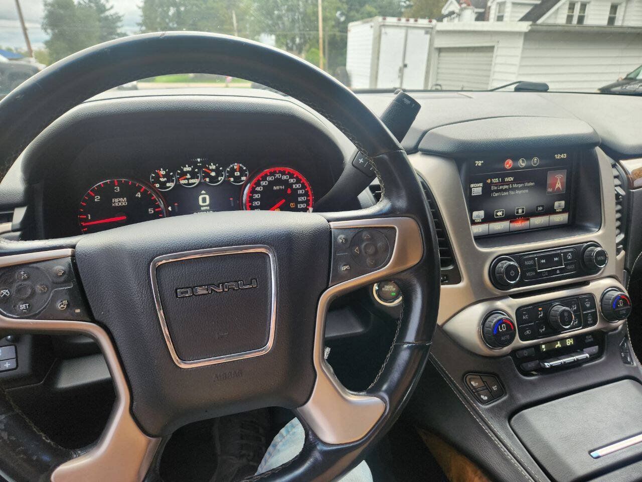 Used 2015 GMC Yukon Denali w/ Touring Package AWD/4WD image 7