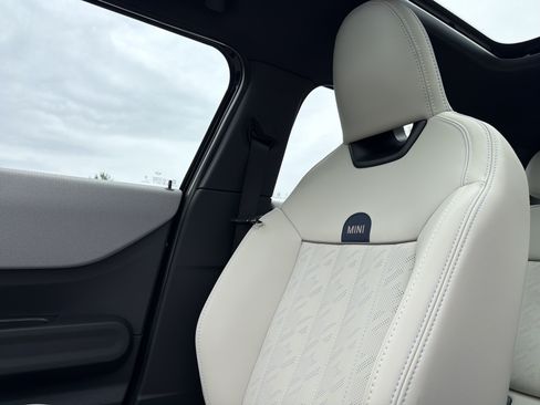 New 2026 MINI Cooper 4-Door Hardtop FWD image 47