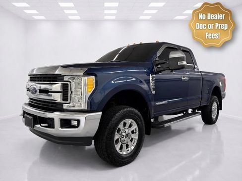 Used 2017 Ford F250 XLT w/ XLT Premium Package AWD/4WD image 3