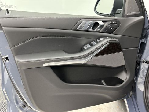 New 2026 BMW X7 xDrive40i w/ Premium Package image 26