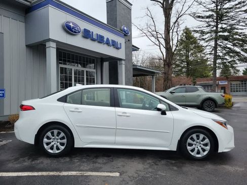 Used 2023 Toyota Corolla LE image 2