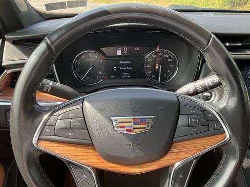 Used 2020 Cadillac XT5 Premium Luxury image 11