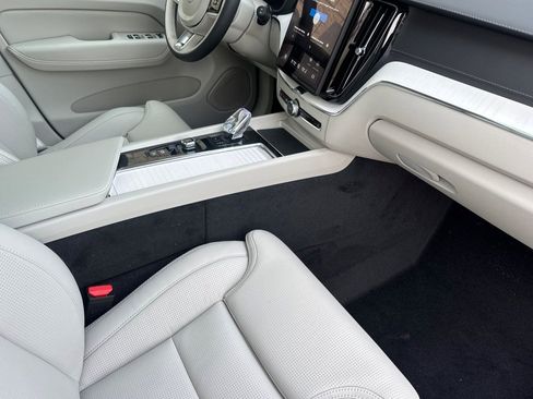 New 2026 Volvo XC60 T8 Ultra w/ Protection Package Premier AWD/4WD image 17
