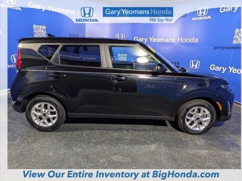 Used 2025 Kia Soul LX w/ LX Technology Package image 5